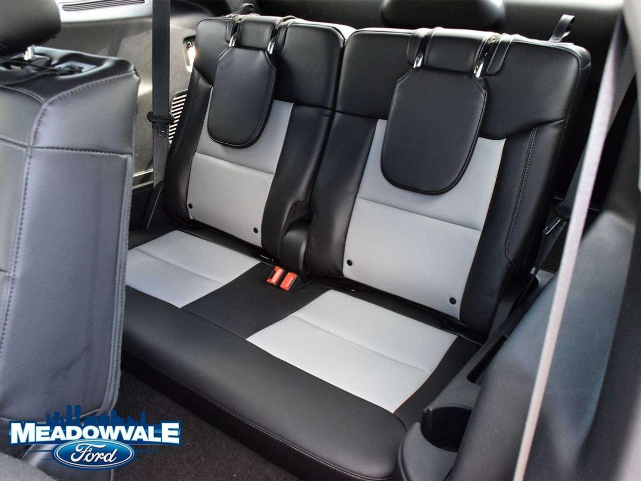 2022 Ford Explorer XLT Photo