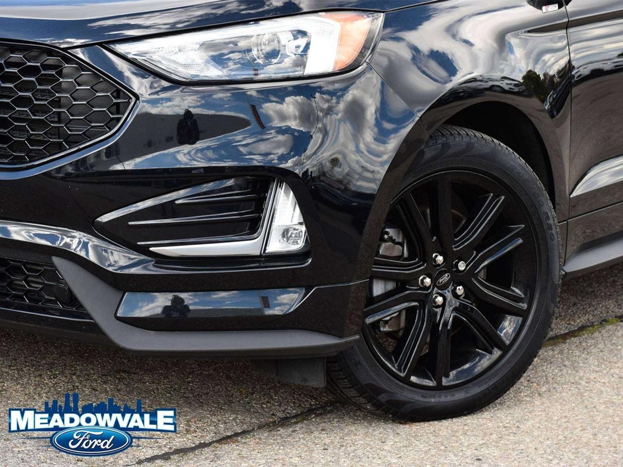 2021 Ford Edge ST Photo2