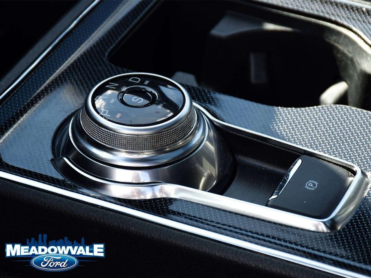 2021 Ford Edge ST Photo