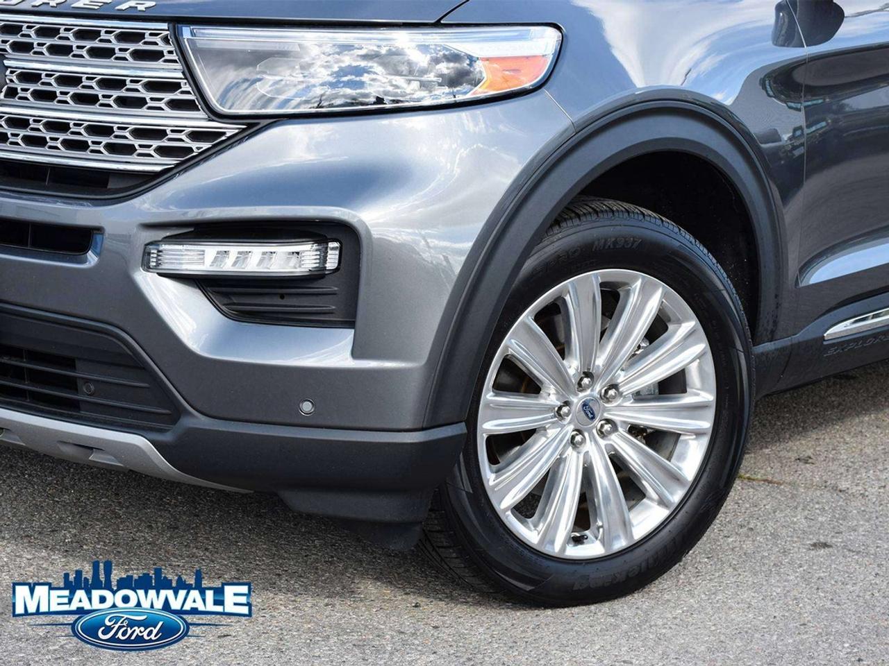 2022 Ford Explorer LIMITED Photo2
