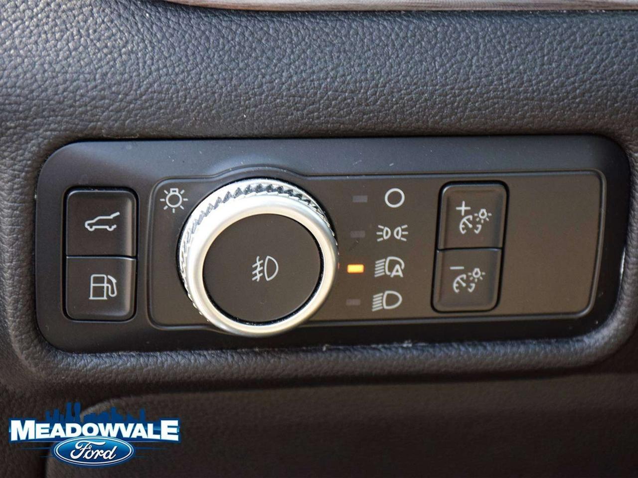 2022 Ford Explorer LIMITED Photo