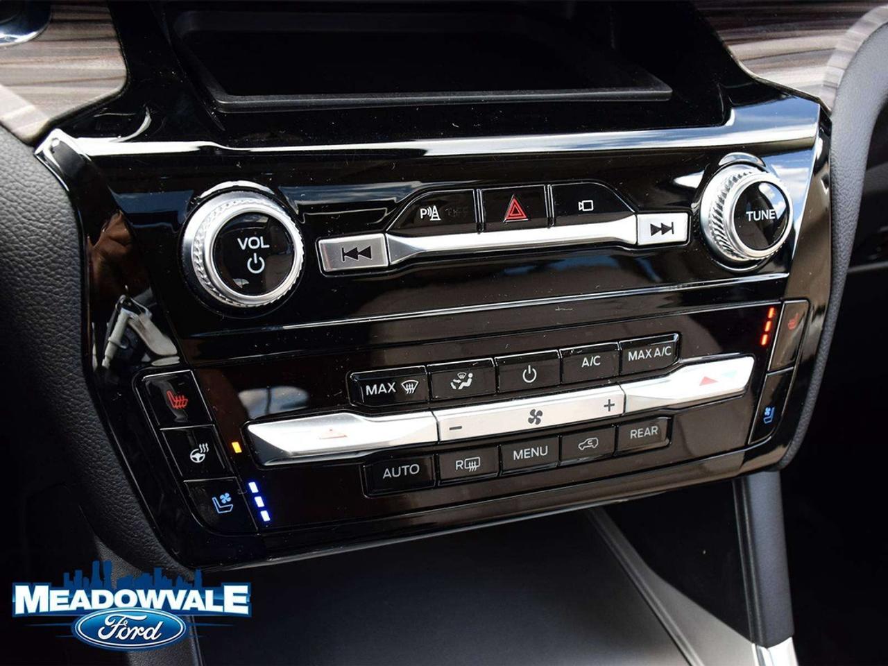 2022 Ford Explorer LIMITED Photo