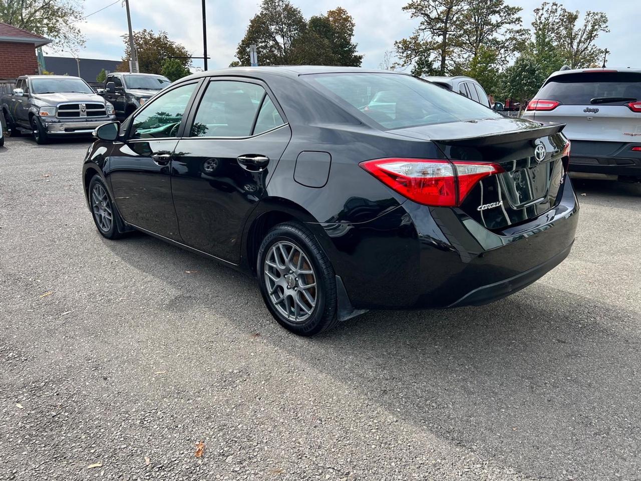 2016 Toyota Corolla S Photo2