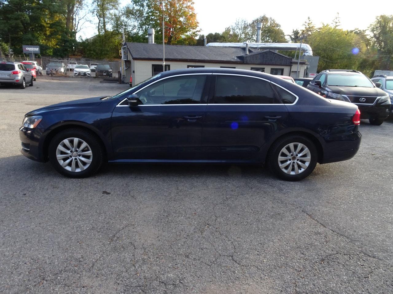 2015 Volkswagen Passat Trendline Photo0