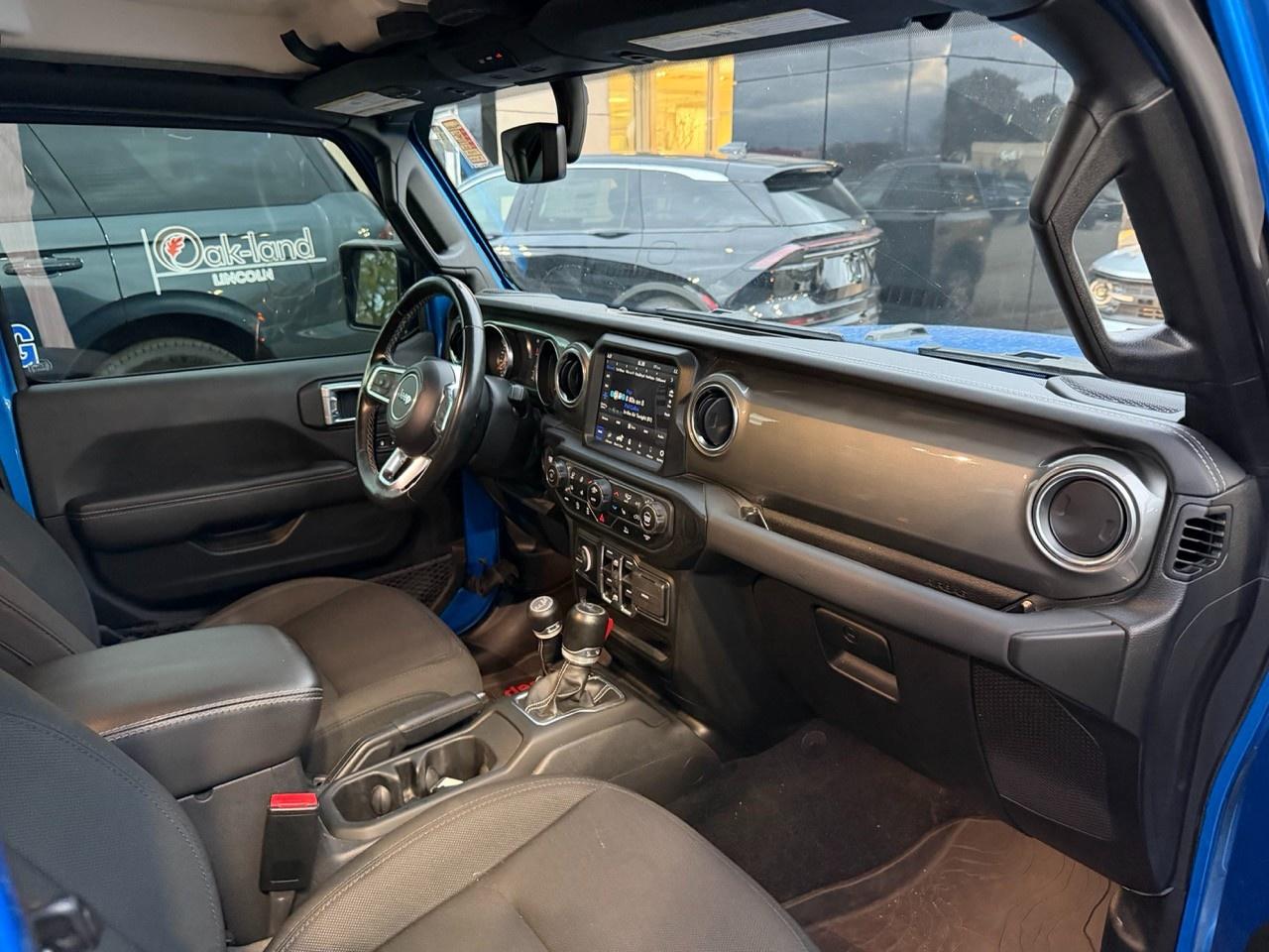 2023 Jeep Wrangler Sahara 24G SAHARA|DUAL TOP|NAV|COLD WTHR PK|NO ACCIDENT| Photo