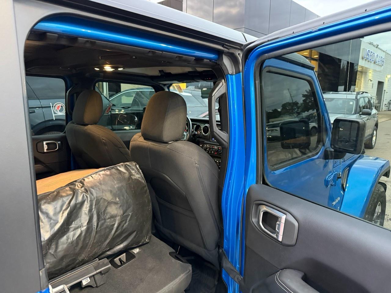 2023 Jeep Wrangler Sahara 24G SAHARA|DUAL TOP|NAV|COLD WTHR PK|NO ACCIDENT| Photo