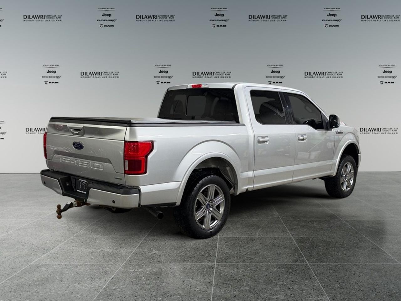 2019 Ford F-150 Lariat 4WD SuperCrew 5.5' Box Photo4