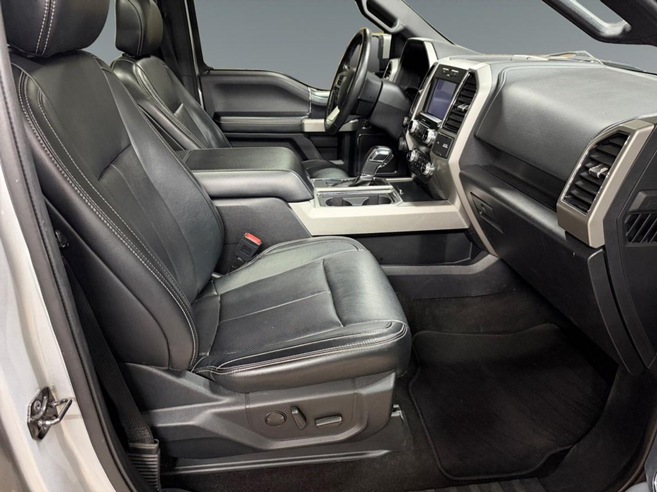 2019 Ford F-150 Lariat 4WD SuperCrew 5.5' Box Photo
