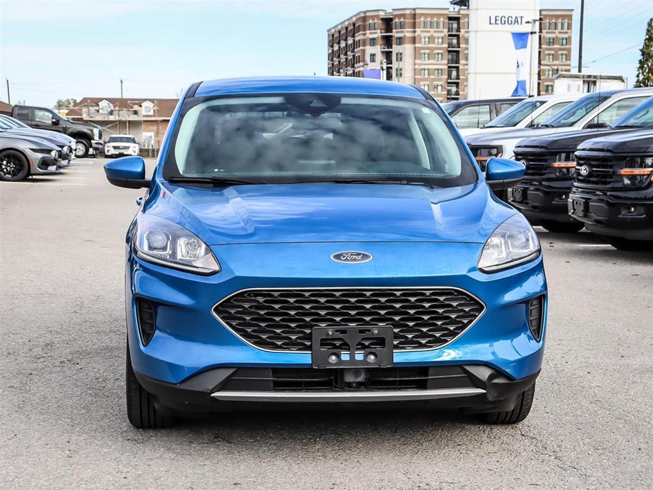2021 Ford Escape SE Hybrid AWD Photo2