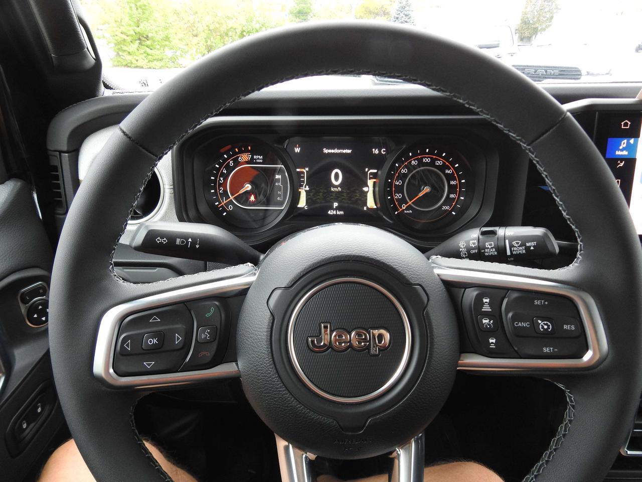 2026 Jeep Wrangler SAHARA - ONLY 424 KMS !!!!! Photo