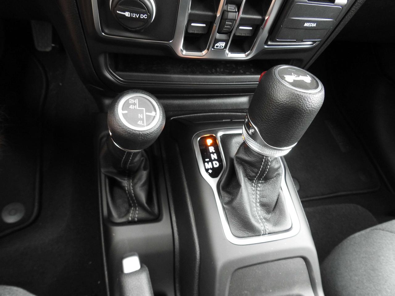 2026 Jeep Wrangler SAHARA - ONLY 424 KMS !!!!! Photo