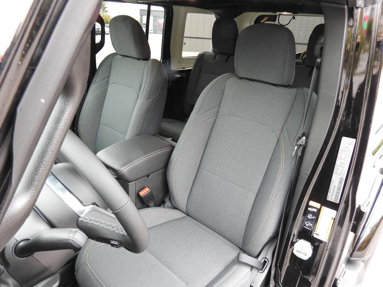 2026 Jeep Wrangler SAHARA - ONLY 424 KMS !!!!! Photo