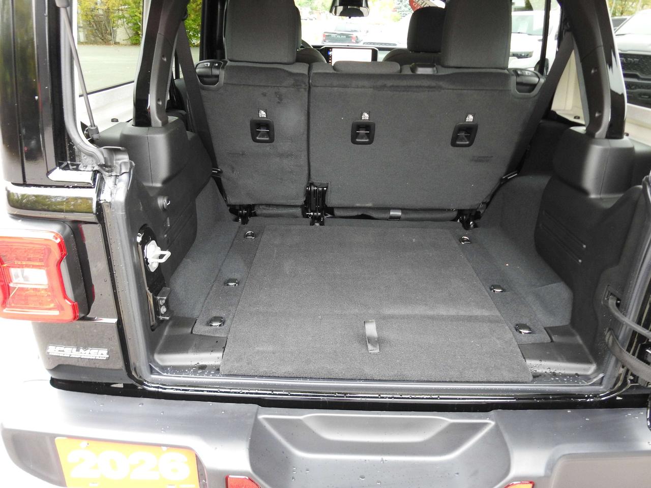 2026 Jeep Wrangler SAHARA - ONLY 424 KMS !!!!! Photo
