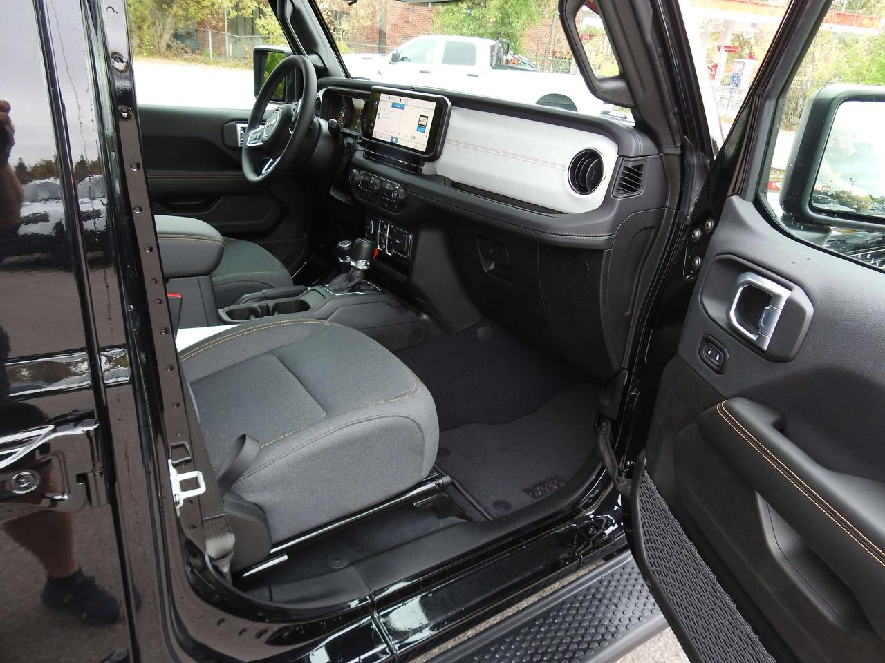 2026 Jeep Wrangler SAHARA - ONLY 424 KMS !!!!! Photo