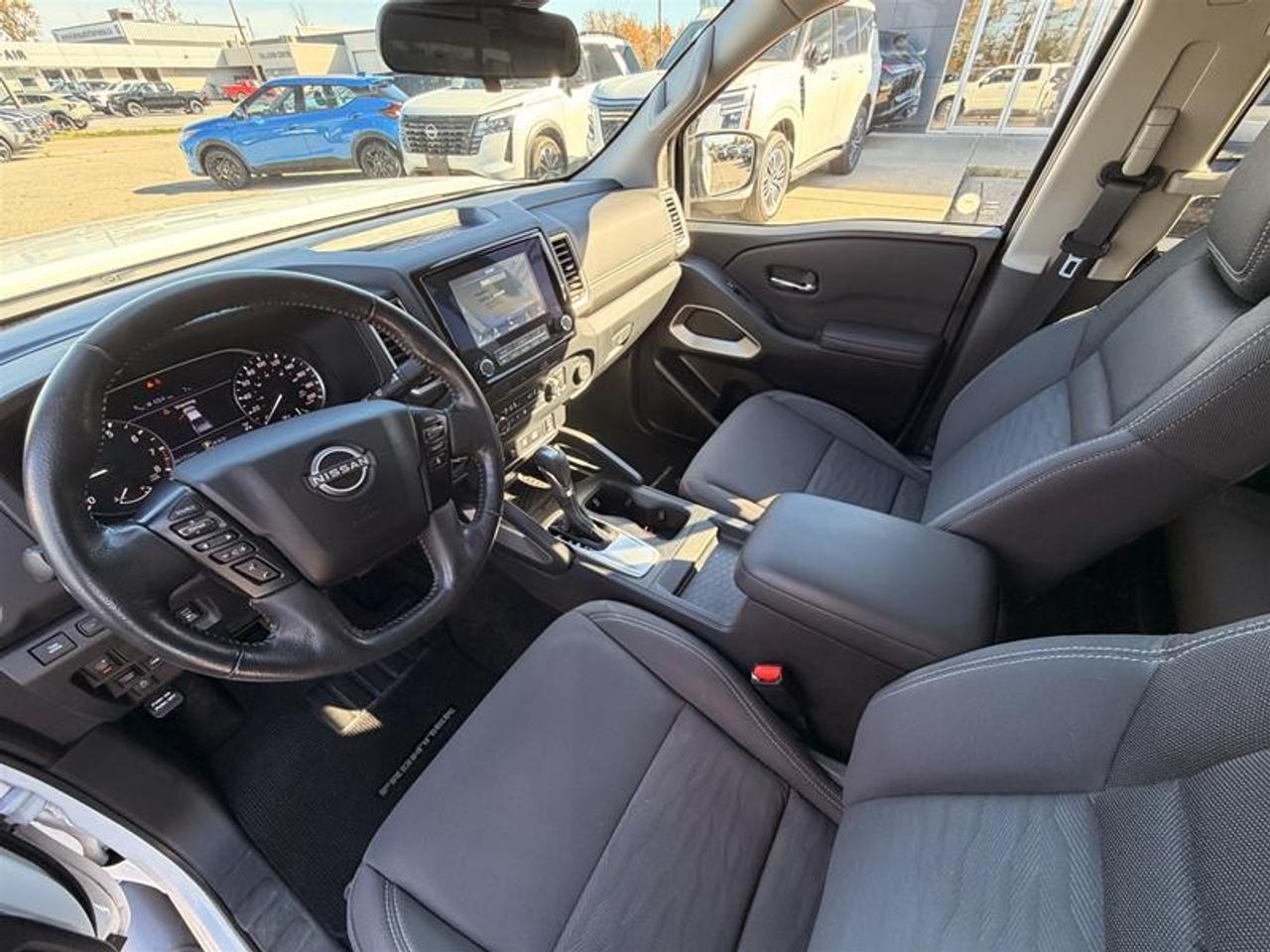 2022 Nissan Frontier Crew Cab SV 4X4 at Photo