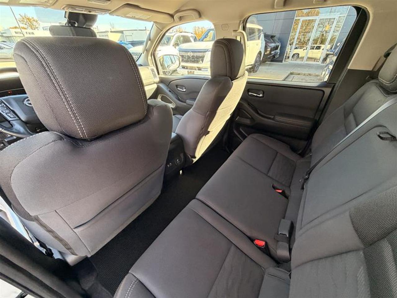 2022 Nissan Frontier Crew Cab SV 4X4 at Photo