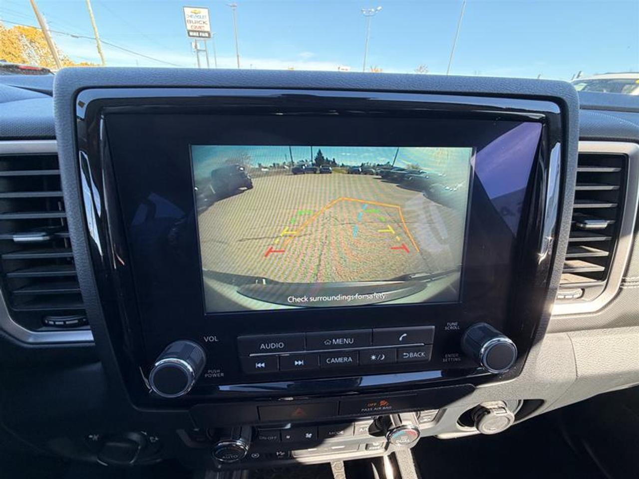 2022 Nissan Frontier Crew Cab SV 4X4 at Photo
