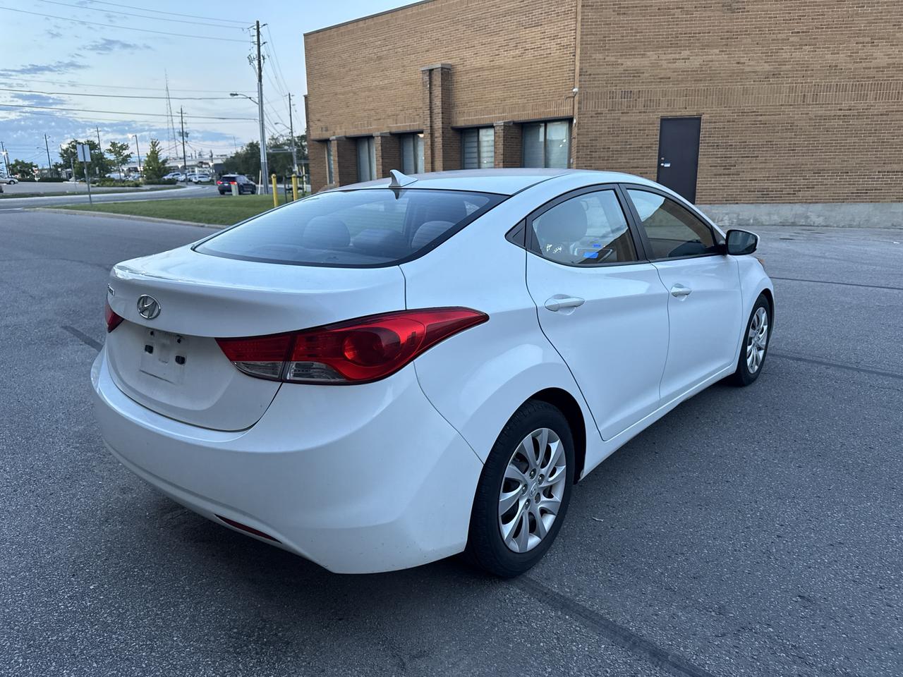 2012 Hyundai Elantra GL Photo