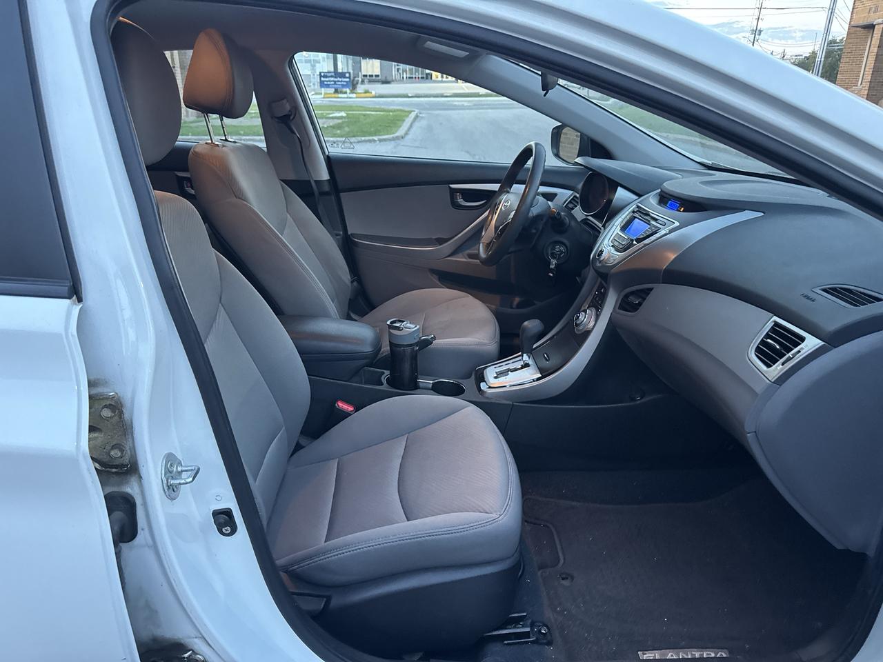 2012 Hyundai Elantra GL Photo