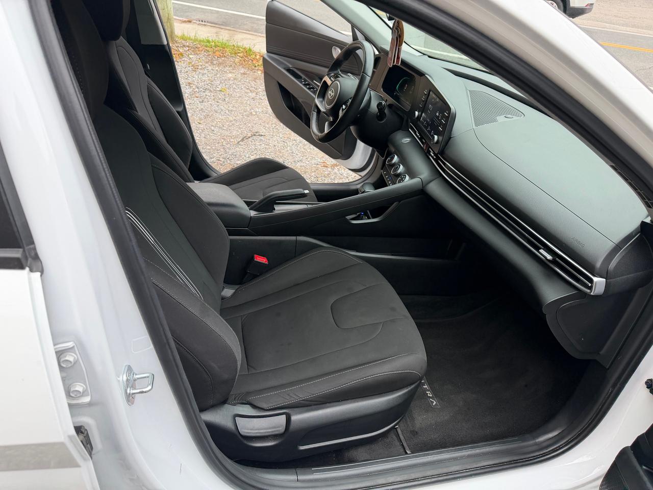 2025 Hyundai Elantra Preferred - Photo #12
