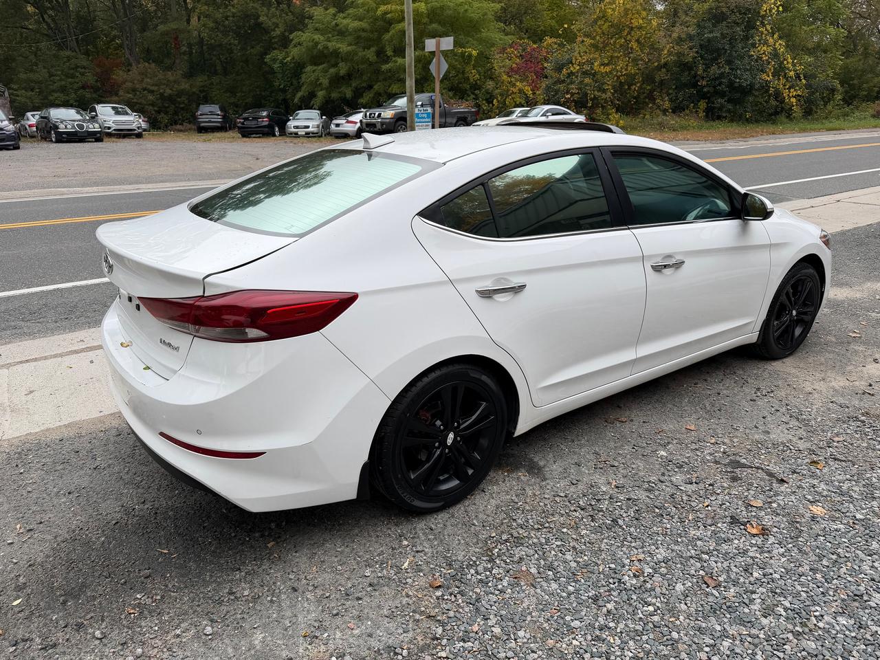 2017 Hyundai Elantra Limited ULTIMATE - Photo #5