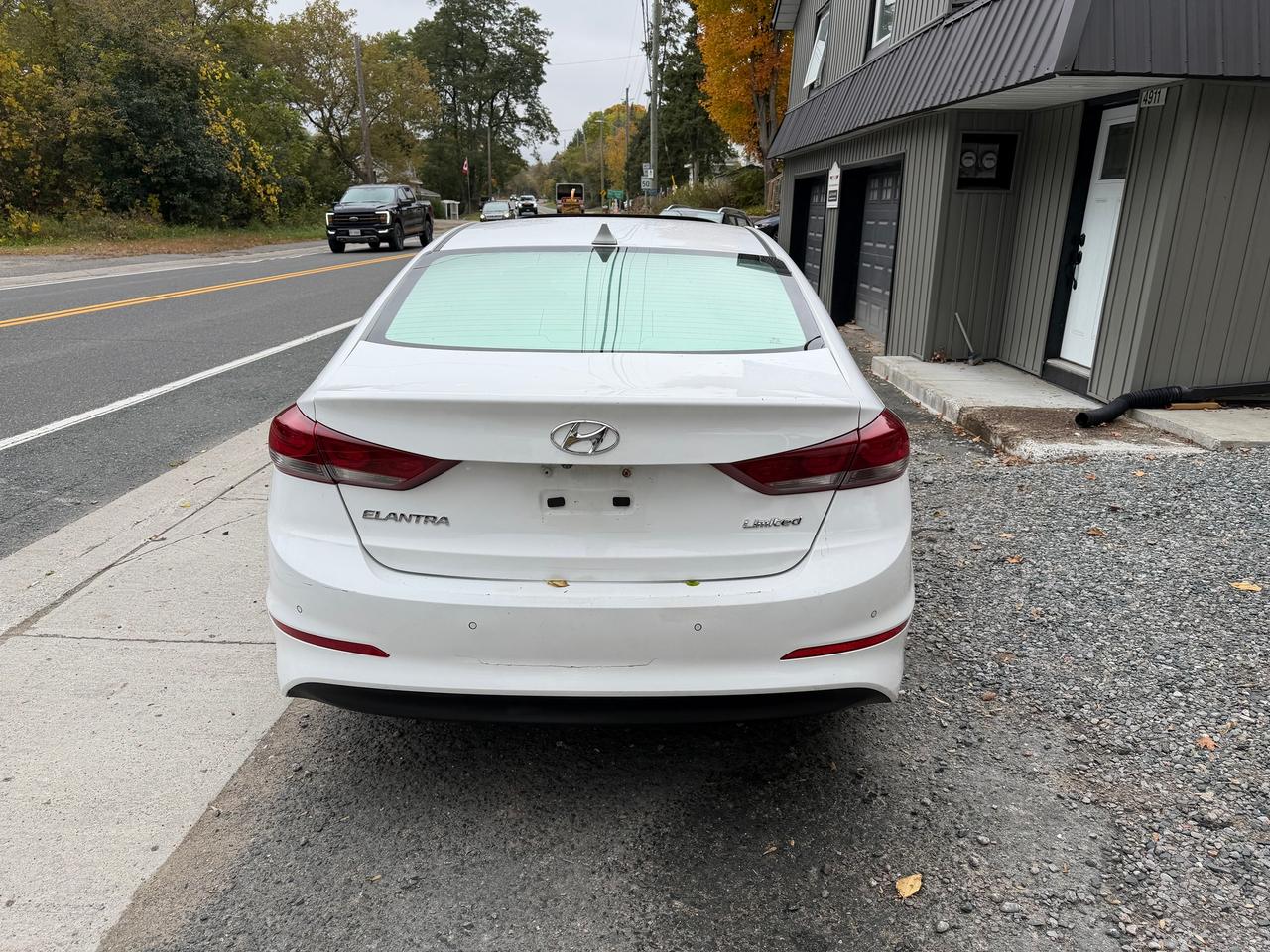 2017 Hyundai Elantra Limited ULTIMATE Photo