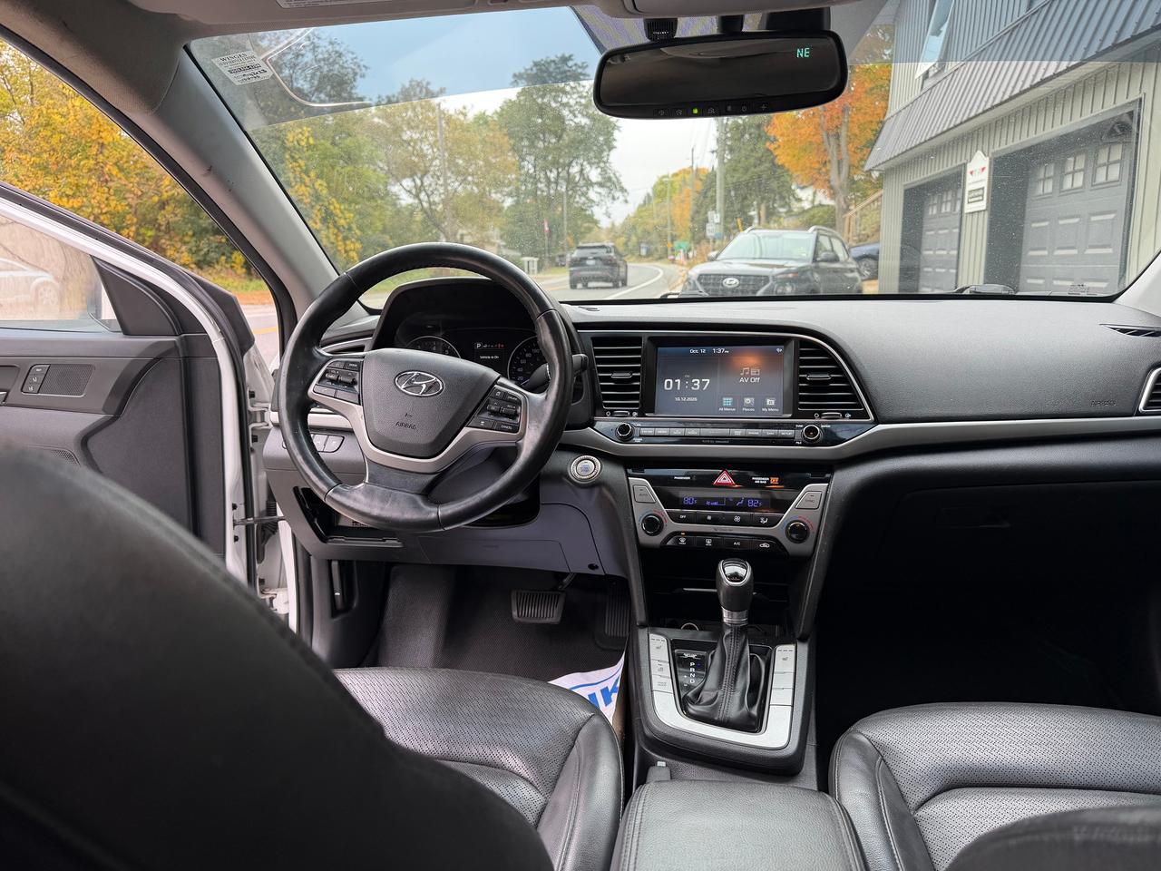 2017 Hyundai Elantra Limited ULTIMATE Photo