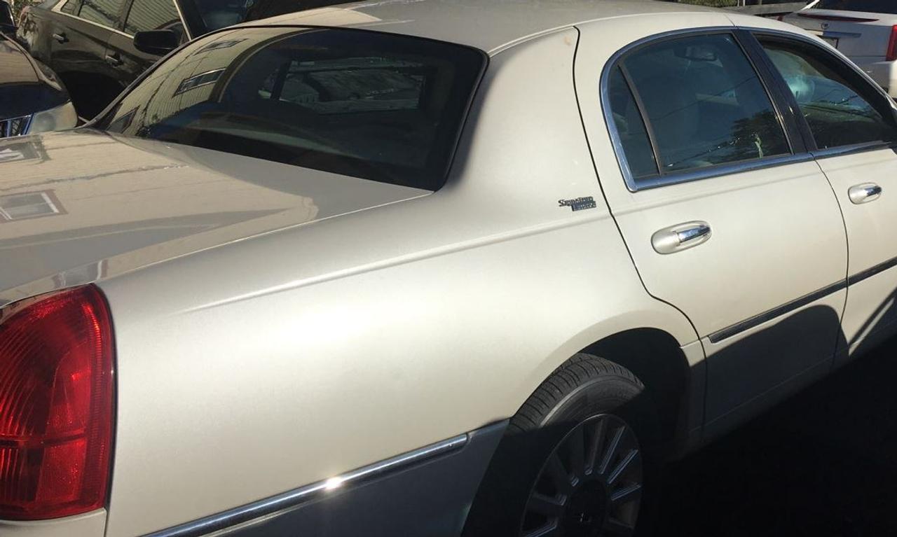 2007 Lincoln Town Car Signature Limited Rust Free FLA Car Very Low Miles Photo1