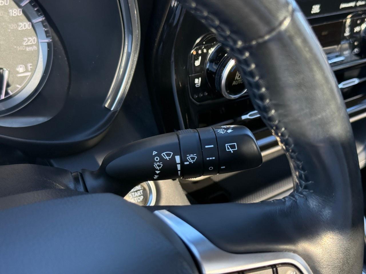 2021 Toyota Highlander LIMITED AWD Photo