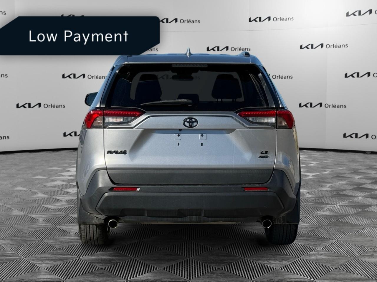 2021 Toyota RAV4 LE AWD Photo