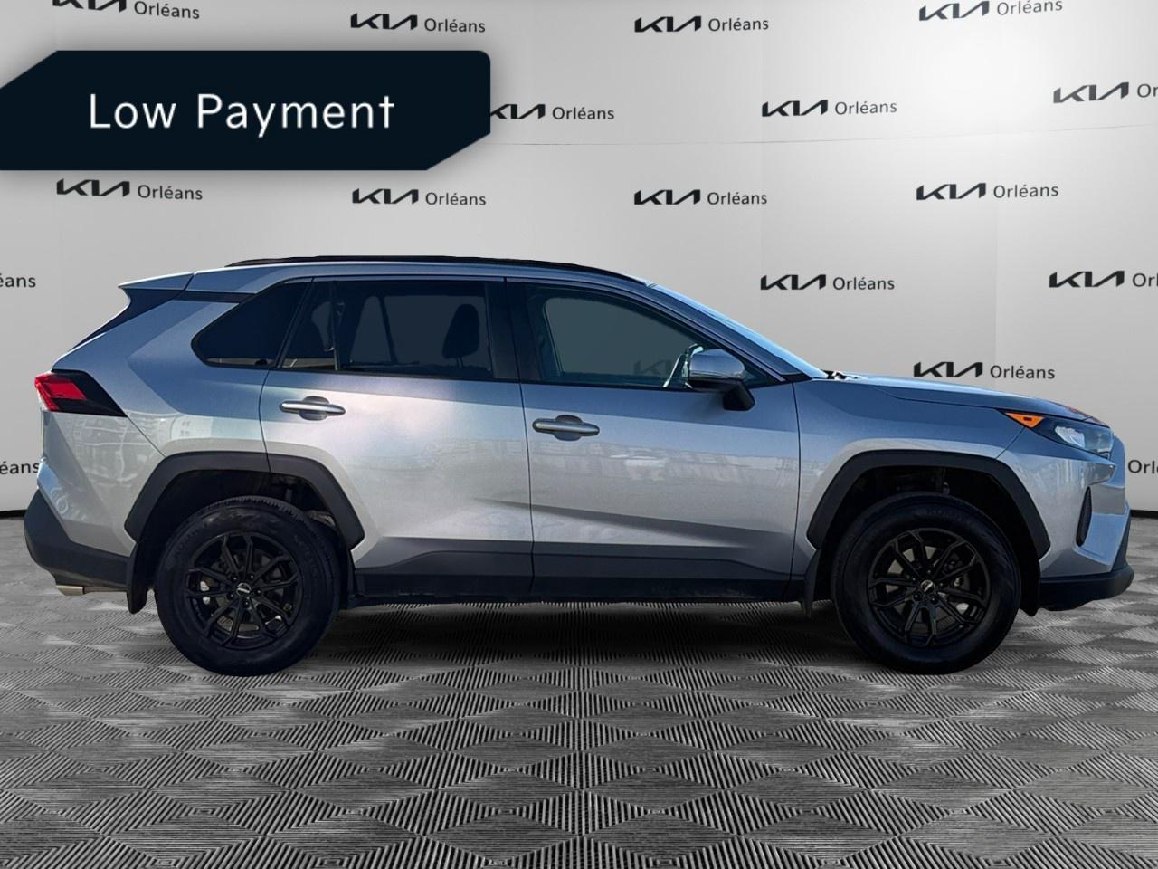 2021 Toyota RAV4 LE AWD Photo