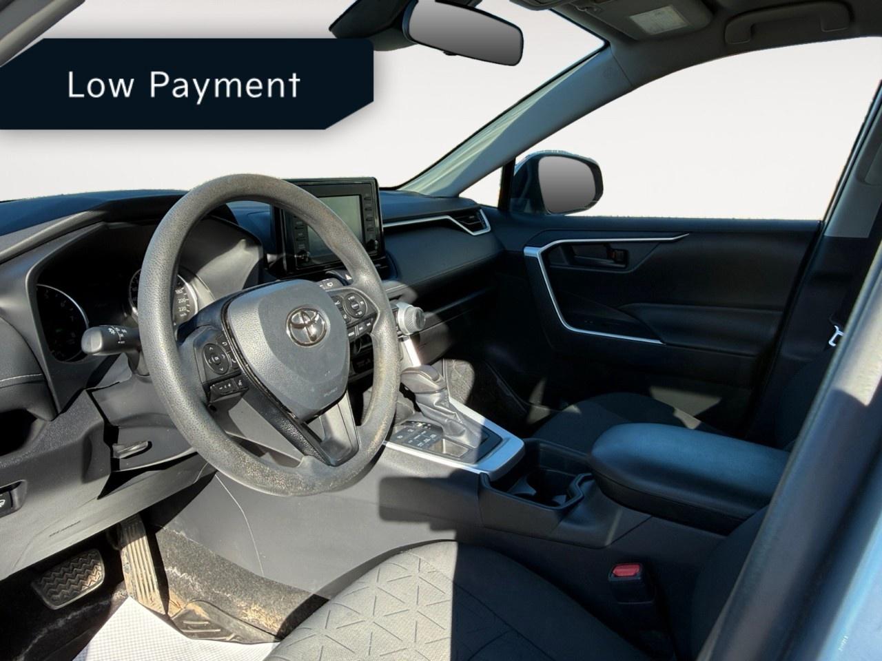 2021 Toyota RAV4 LE AWD Photo