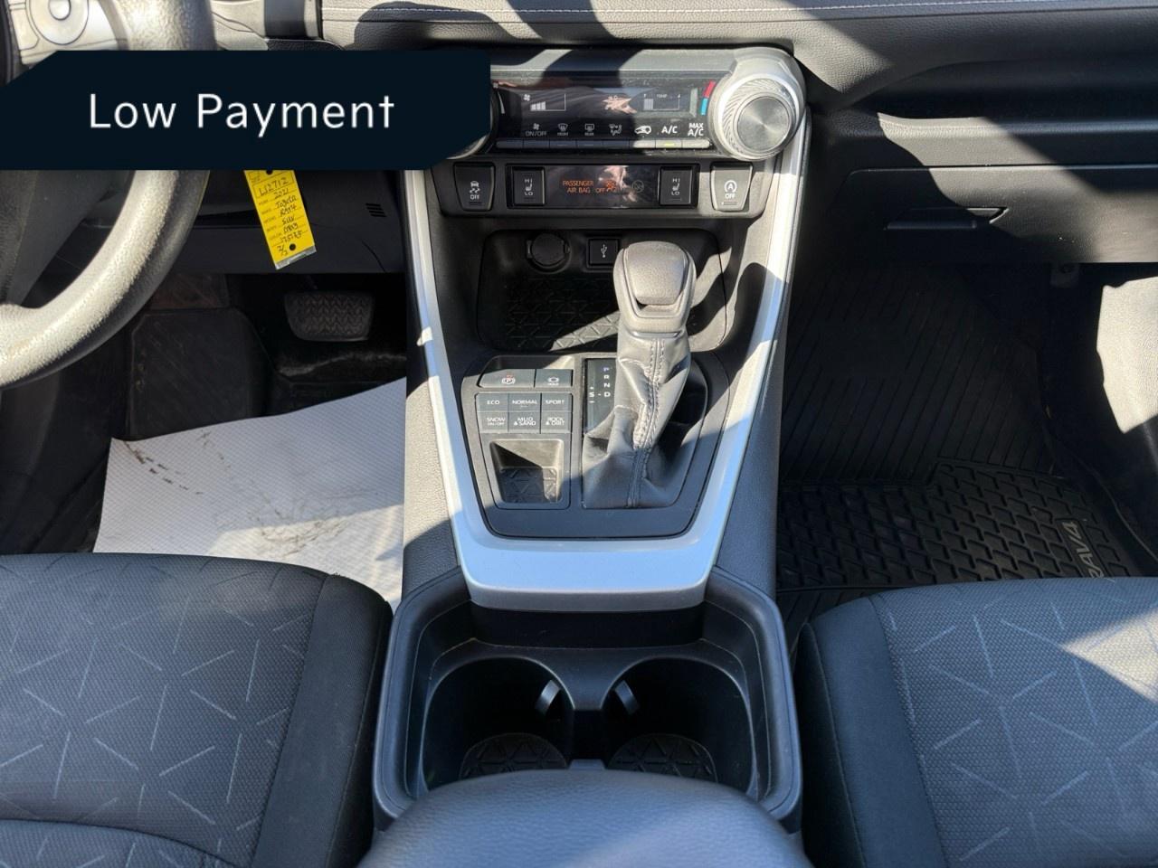 2021 Toyota RAV4 LE AWD Photo
