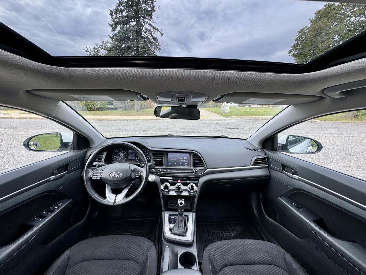 2020 Hyundai Elantra Preferred w/Sun & Safety Package Photo