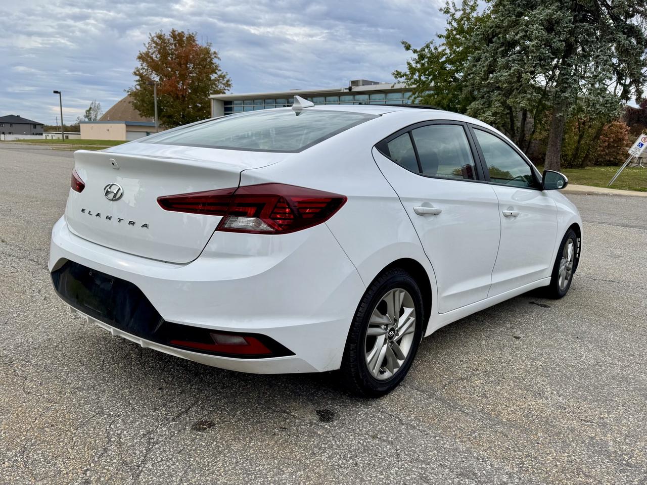 2020 Hyundai Elantra Preferred w/Sun & Safety Package Photo