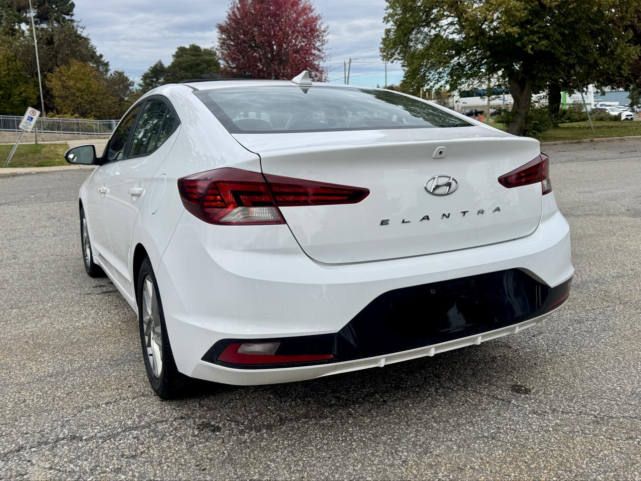 2020 Hyundai Elantra Preferred w/Sun & Safety Package Photo