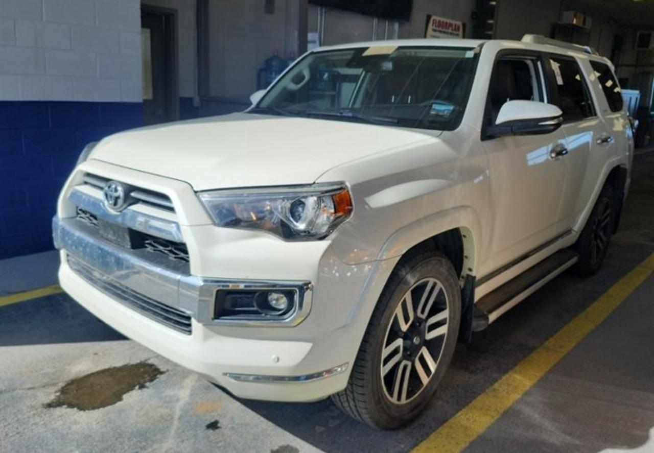 2021 Toyota 4Runner Limited 4WD | 7 Passenger | Leather | Sunroof | Nav | Cooled + Heated Seats | JBL Audio | and More ! Photo