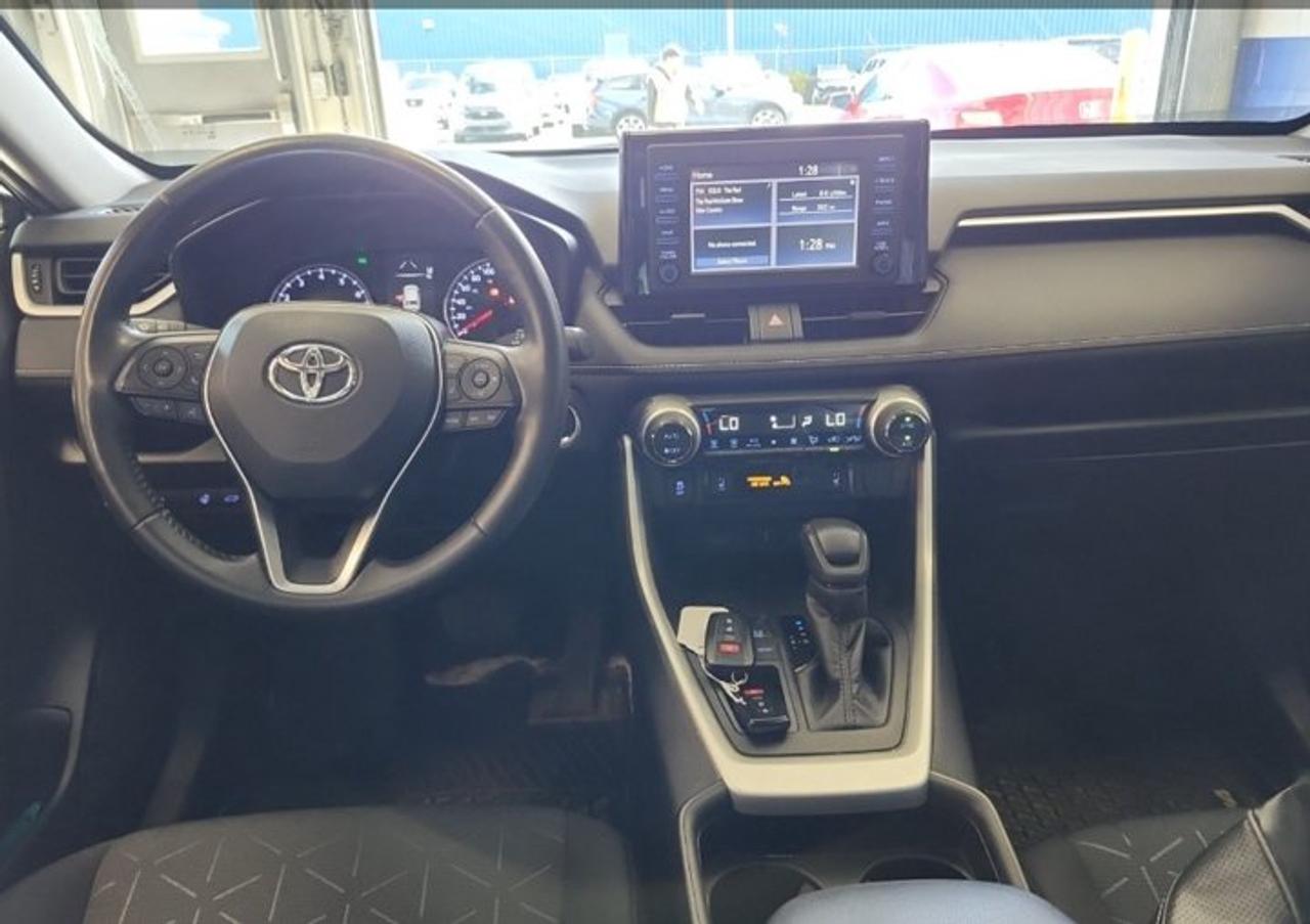 2020 Toyota RAV4 XLE | Sunroof | Radar Cruise | Heated Wheel + Seats | Power Seat + Liftgate | Rear Camera and More ! Photo