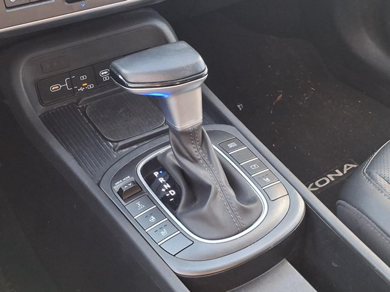 2025 Hyundai KONA Preferred Trend AWD | Leather | Sunroof | Heated Seats + Steering | Remote Start | and More ! Photo