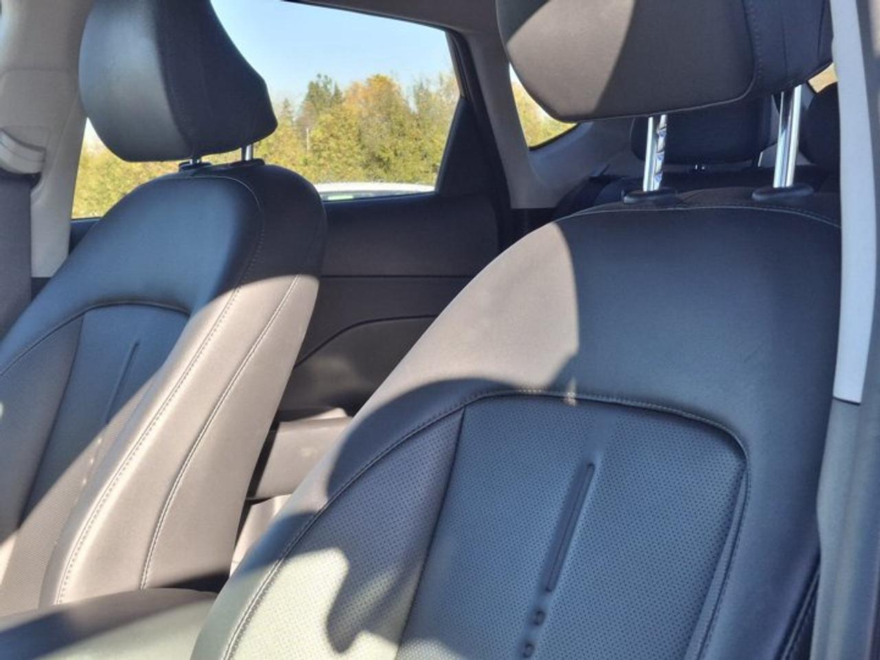 2025 Hyundai KONA Preferred Trend AWD | Leather | Sunroof | Heated Seats + Steering | Remote Start | and More ! Photo