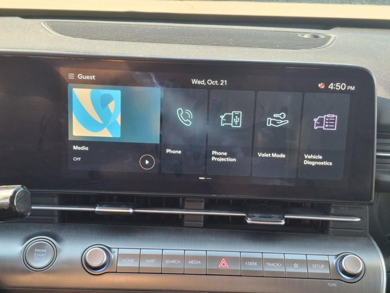 2025 Hyundai KONA Preferred Trend AWD | Leather | Sunroof | Heated Seats + Steering | Remote Start | and More ! Photo