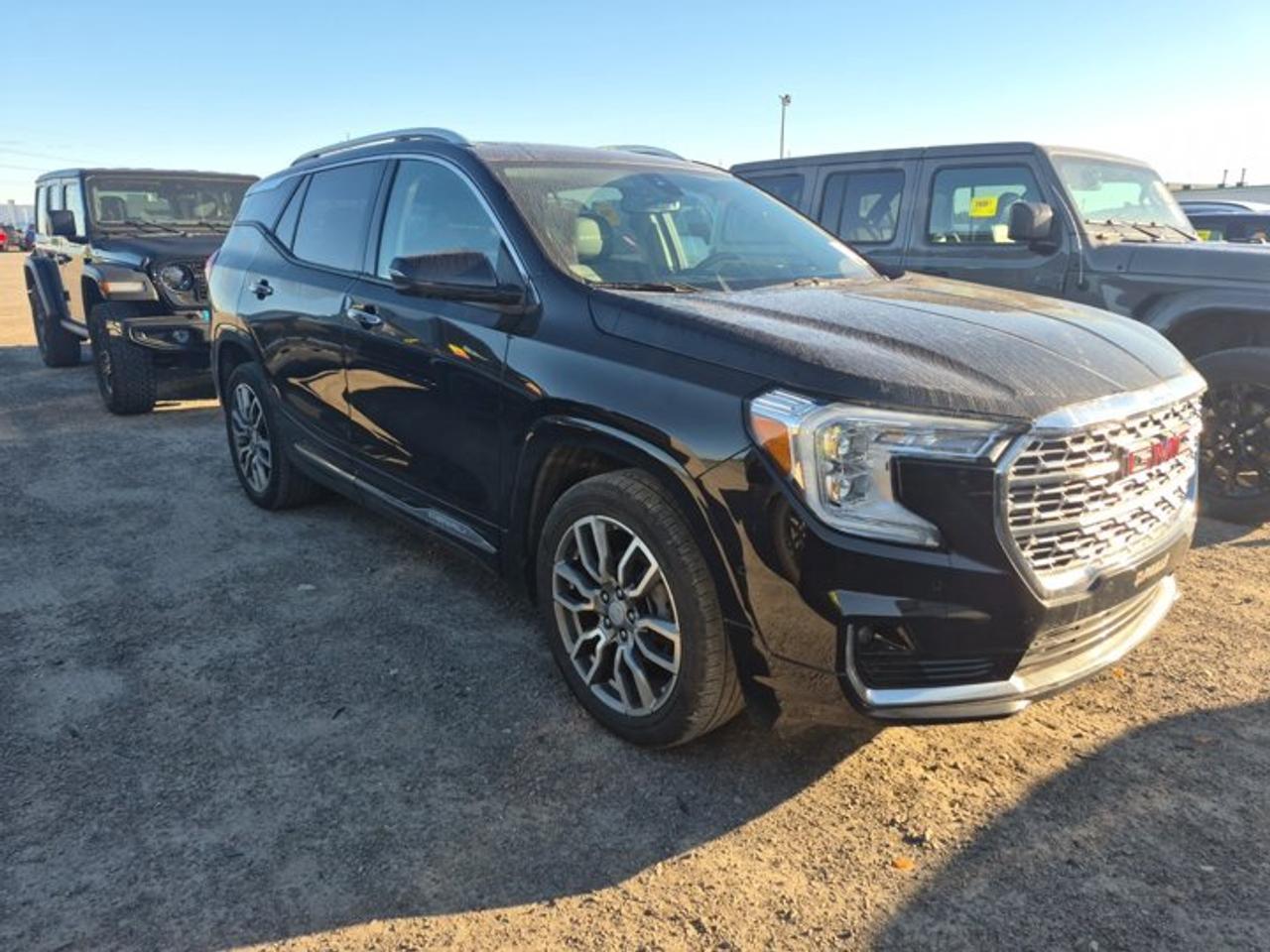 2024 GMC Terrain Denali AWD | Leather | Pano Roof | Heated Seats + Steering | Bose Audio | Remote Start | and More ! Photo0