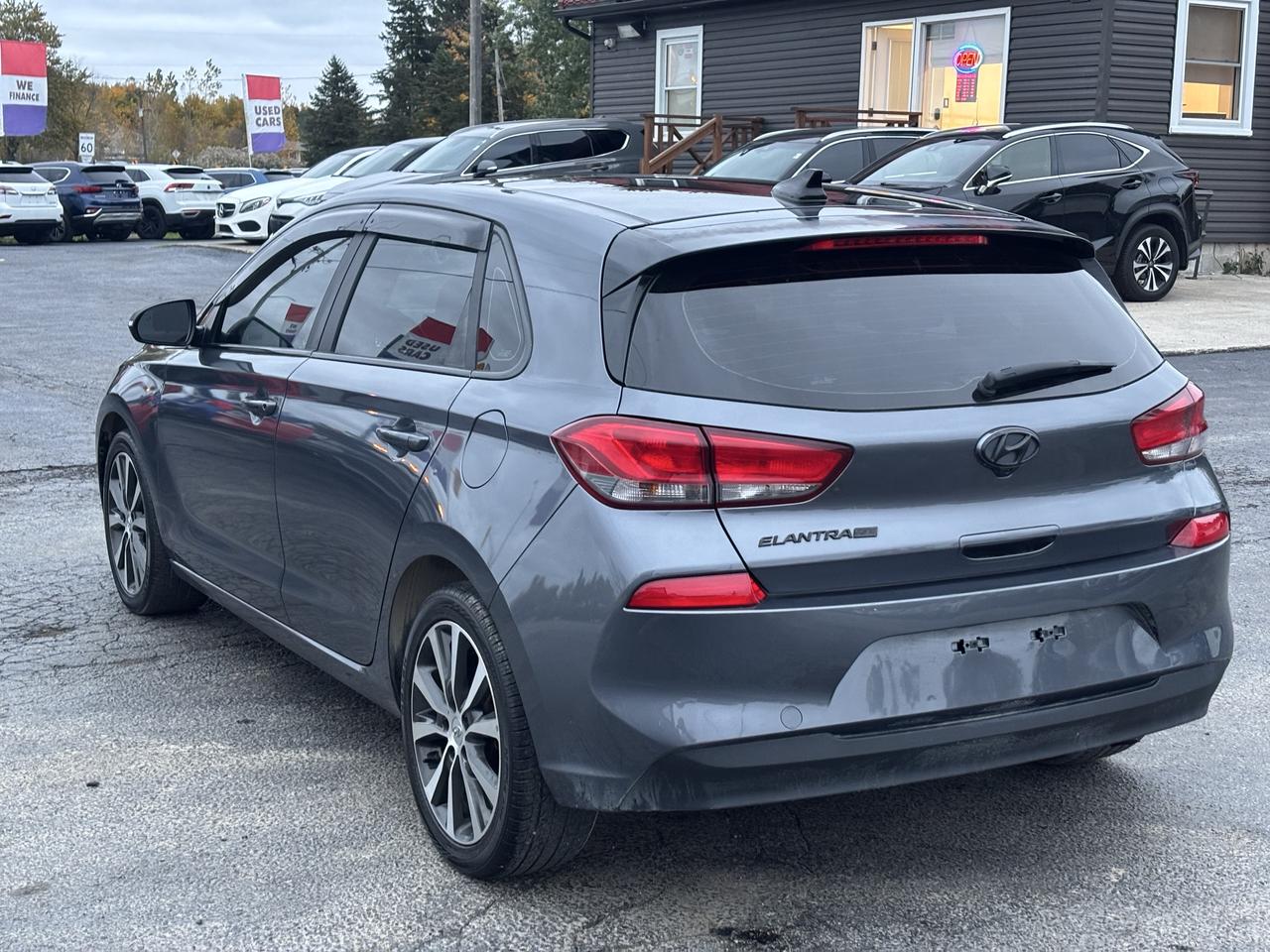 2020 Hyundai Elantra GT Luxury Auto Photo