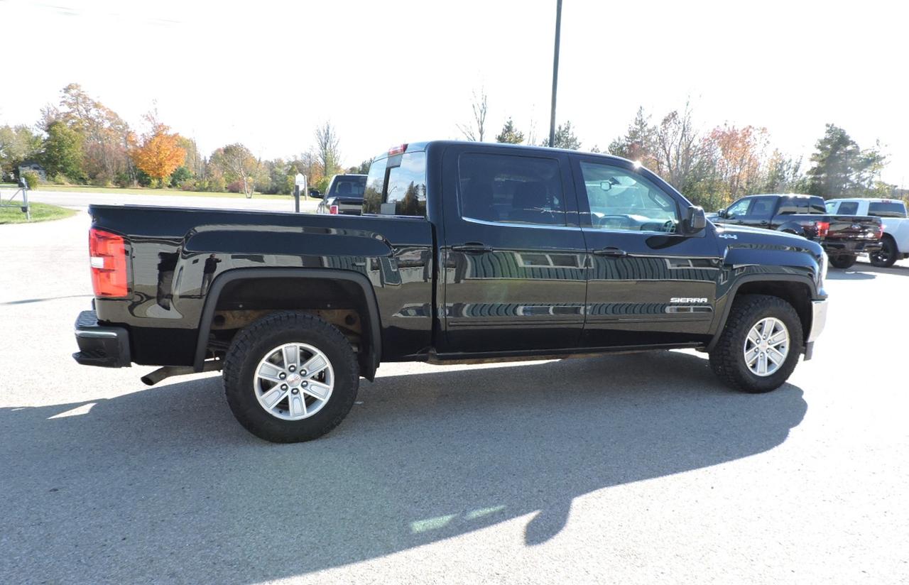 2017 GMC Sierra 1500 SLE 5.3L 4X4 1-Owner 6-Seater Only 128000 KMS Photo