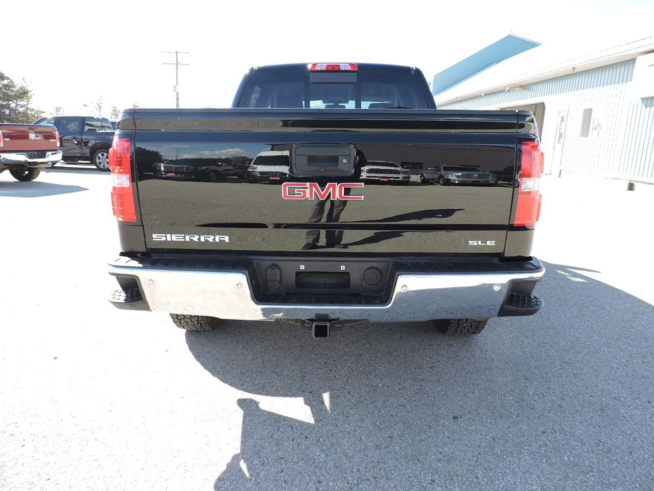 2017 GMC Sierra 1500 SLE 5.3L 4X4 1-Owner 6-Seater Only 128000 KMS Photo