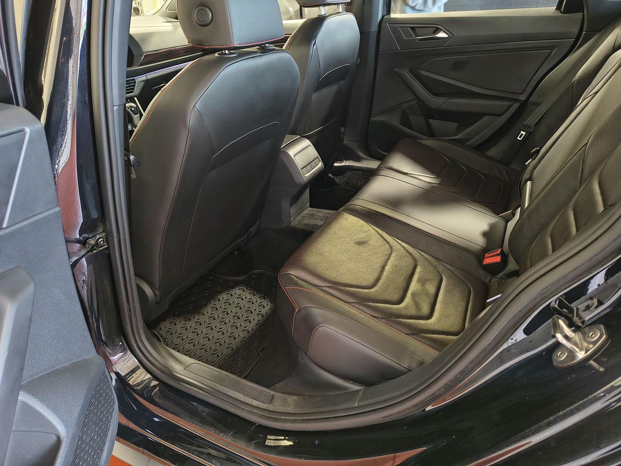 2023 Volkswagen Jetta GLI  Photo0