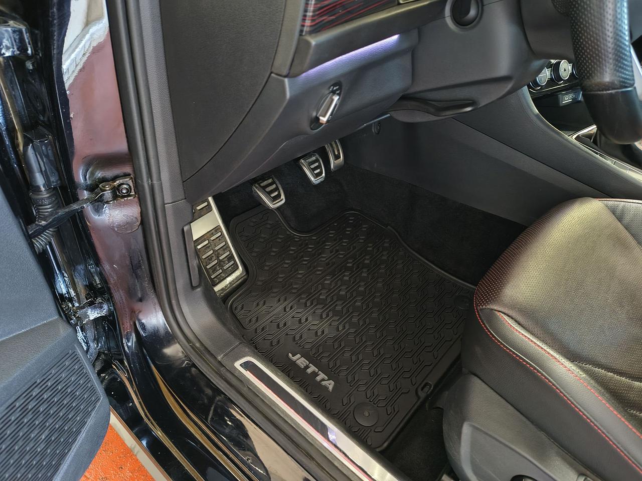 2023 Volkswagen Jetta GLI  Photo