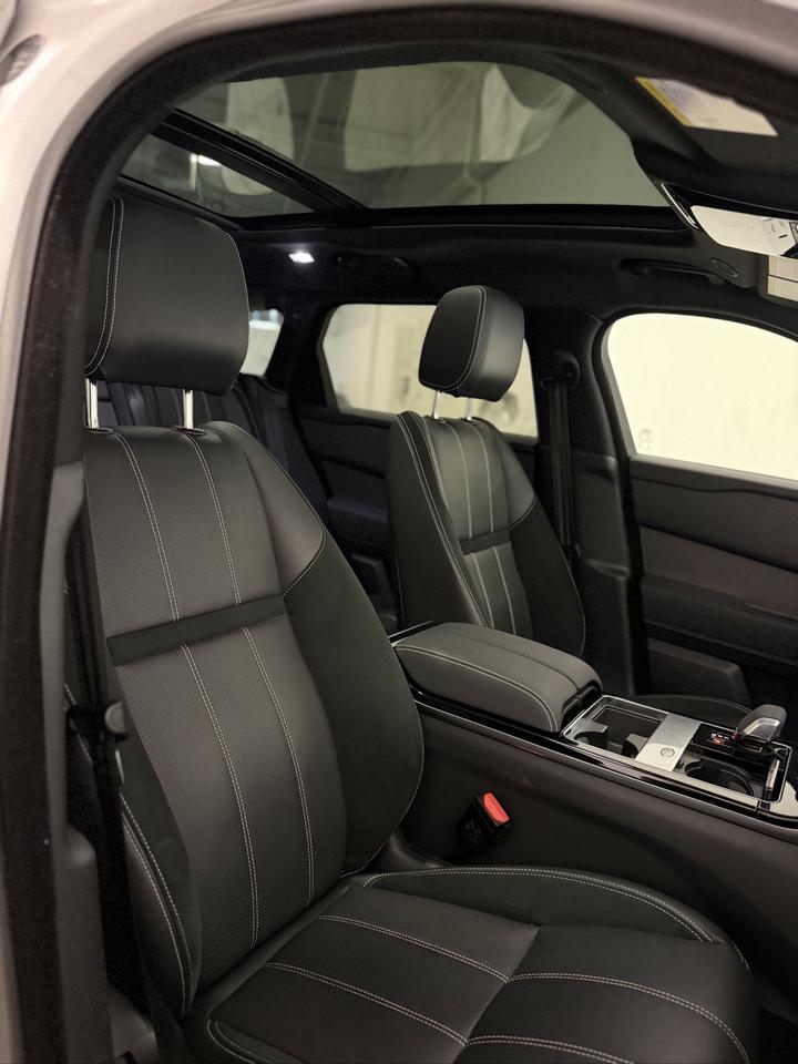 2023 Land Rover Range Rover Velar S Photo