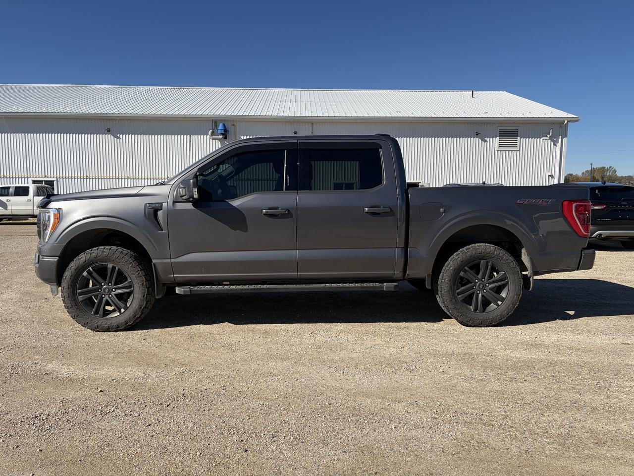 2023 Ford F-150 XLT 4WD SuperCrew 5.5' Box Photo3
