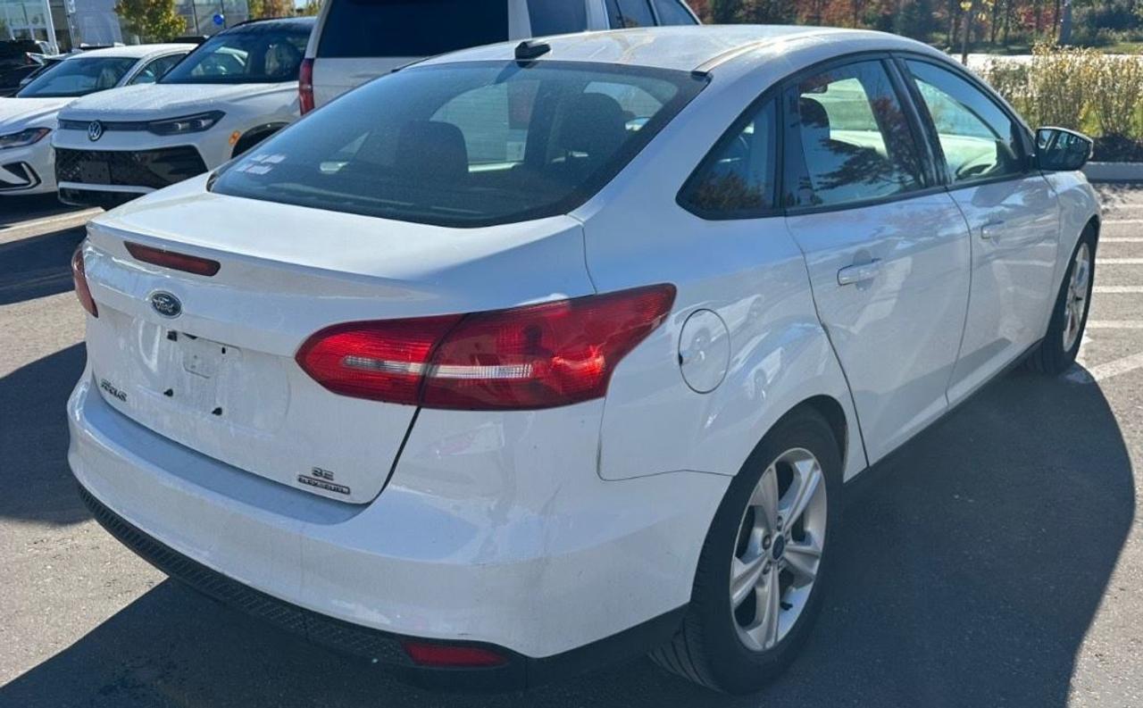 2015 Ford Focus SE Carfax Clean All Service History !!! Photo1